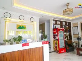Bài Thơ Mountain Hotel