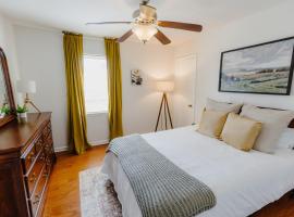 Hotel foto: Centrally Located 2BR Overton Square Unit 2 Fast WiFi Free Parking Yes Pets