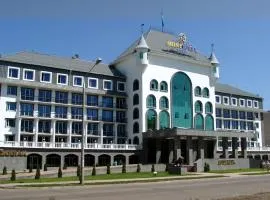 Shiny River Hotel, hotel in Ustʼ-Kamenogorsk