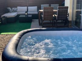 Foto di Hotel: Jenny Apartment with Jacuzzi