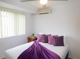 Hotel Foto: BLK Stays Guest House Deluxe Units Caboolture South