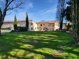 Hotel Photo: Au Clos Des Dély / chambre d hôtes