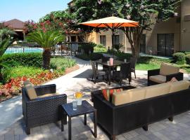 Gambaran Hotel: Courtyard by Marriott Houston Hobby Airport