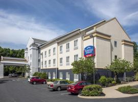 Фотографія готелю: Fairfield Inn & Suites by Marriott State College