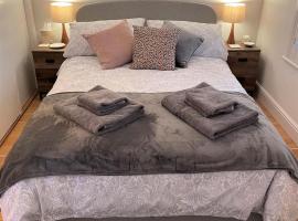 Hotel Photo: Peaceful Cottage for Two in Horsham