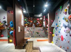 CLIMB INN COCOMO, Hotel in Sumoto