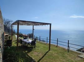 Hotel Photo: Casa a picco sul mare 5 terre