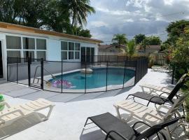 Фотографія готелю: Hollywood Florida Vacation Home Pool & Free Golf - Cribkeys