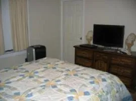 Pine Tree Inn