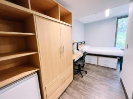 Queen's University Residence, hotel di Kingston