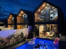 Hotel Photo: Hidden Haven Subic Villa w/ Infinity Pool