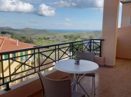 酒店照片: Balcony With A View - In The Heart Of The Village