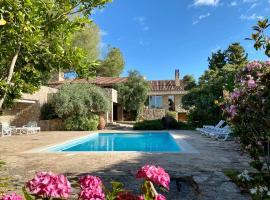 Hotel foto: Luxury home Paraiso with pool and gym