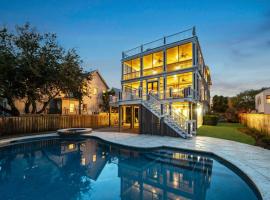 Hotel Photo: 814 Carolina - Custom Private Home -Pool, Roof Top Deck