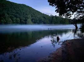 3BR Condo with Lake View - Trout Fishing - Playground - 2 Pools - Stairs Required - FREE TICKETS INCLUDED - PR69-9