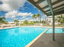 Appartement à la marina Résidence HÔTEL VILLAGE SOLEIL Le Gosier, hotel in Le Gosier