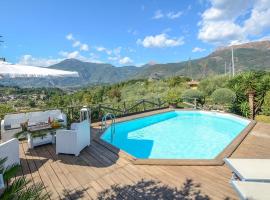 Hotel kuvat: Stunning Home In Camaiore With House A Panoramic View