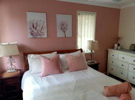 A picture of the hotel: Tingalpa Townhouse Treat
