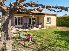 Hotel Photo: 3 Bedroom Pet Friendly Home In Rognonas