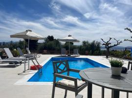 A picture of the hotel: Villa Evàlia - Private Villa With Pool -Malakonda ,Eretria ,Greece