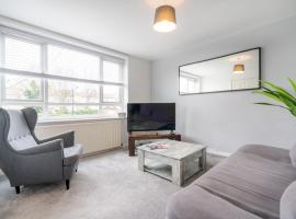 Hotel fotografie: Stylish & Comfortable 3BR Spacious Home with Parking