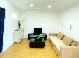 Hotel Photo: SK's Crib - Fully Furnished Condo @ Primavera Apts