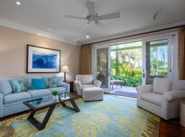 Glorious Beachfront High End Villa grass to sand, hotel a Kahuku