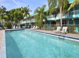 Days Inn & Suites by Wyndham Fort Pierce Midtown
