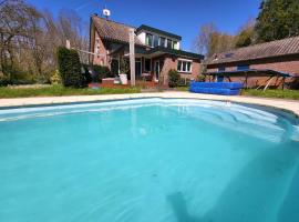 Hotel Photo: Villa in the forrest of Amsterdam with Pool