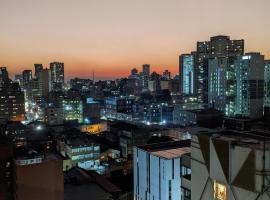 Hotel fotoğraf: 8th On Western Cityscapes at Hallmark House - Zero Loadshedding