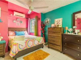 Colorful Private Room Oasis, ξενοδοχείο στο Μοντέγκο Μπέυ