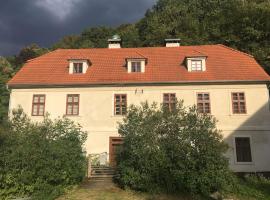 Hotel Foto: Apt. overlooking the castle Nižbor20km from Prague