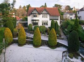 Hình ảnh khách sạn: Edwardian Manor near Glasgow City with HEATED POOL & HOT TUB