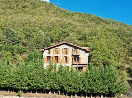 Hotel Foto: Casa Rural Uría - Ubicación perfecta, rodeado de naturaleza, vistas espectaculares