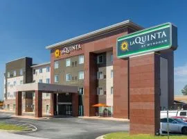 La Quinta Inn & Suites by Wyndham Augusta Fort Eisenhower, hotel in Augusta