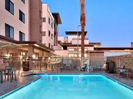 Residence Inn by Marriott Phoenix West/Avondale, hotel in Avondale