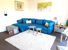 Hotel Photo: Fab Location 1 bed Apt overlooking Glasgow Green