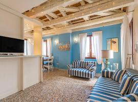 รูปภาพของโรงแรม: Friari Suite-Luxury apt. close to Rialto Bridge