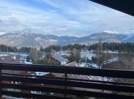 Attic Gem with Unbeatable Lake Moubra View, hotel v destinaci Crans-Montana
