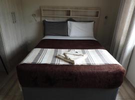 Gambaran Hotel: 2 bedroomed apartment with en-suite and kitchenette - 2065