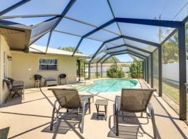 Foto di Hotel: Sarasota House with Private Pool - 4 Mi to Beach!