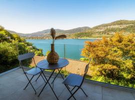 Hotel Photo: La Palma 1 by Quokka 360 - modern panoramic lake view flat