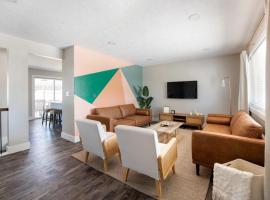 Hotel Photo: Bright! Newly Updated! 4BD Denver Retreat W/Games!