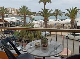 A picture of the hotel: SeaShell apartment Sea View, Castle View 200metres from the Beach