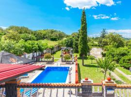 Hotel Photo: Stunning Home In Krasica With Kitchen