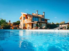 Foto di Hotel: [Luxury Villa with Pool] Marco Simone Golf Ryder Cup View