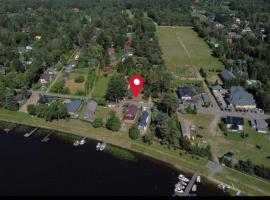 Sunny House - Narew, Łacha, hôtel à Łacha