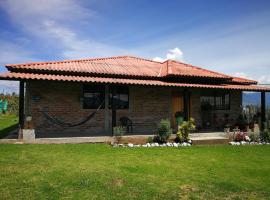 A picture of the hotel: Casa de alojamiento tipo chalet