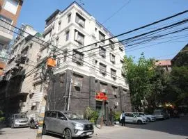 Hotel S & B East Inn - Patel Nagar
