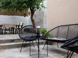 酒店照片: Irida’s detached house with lovely garden/yard in Athens city center